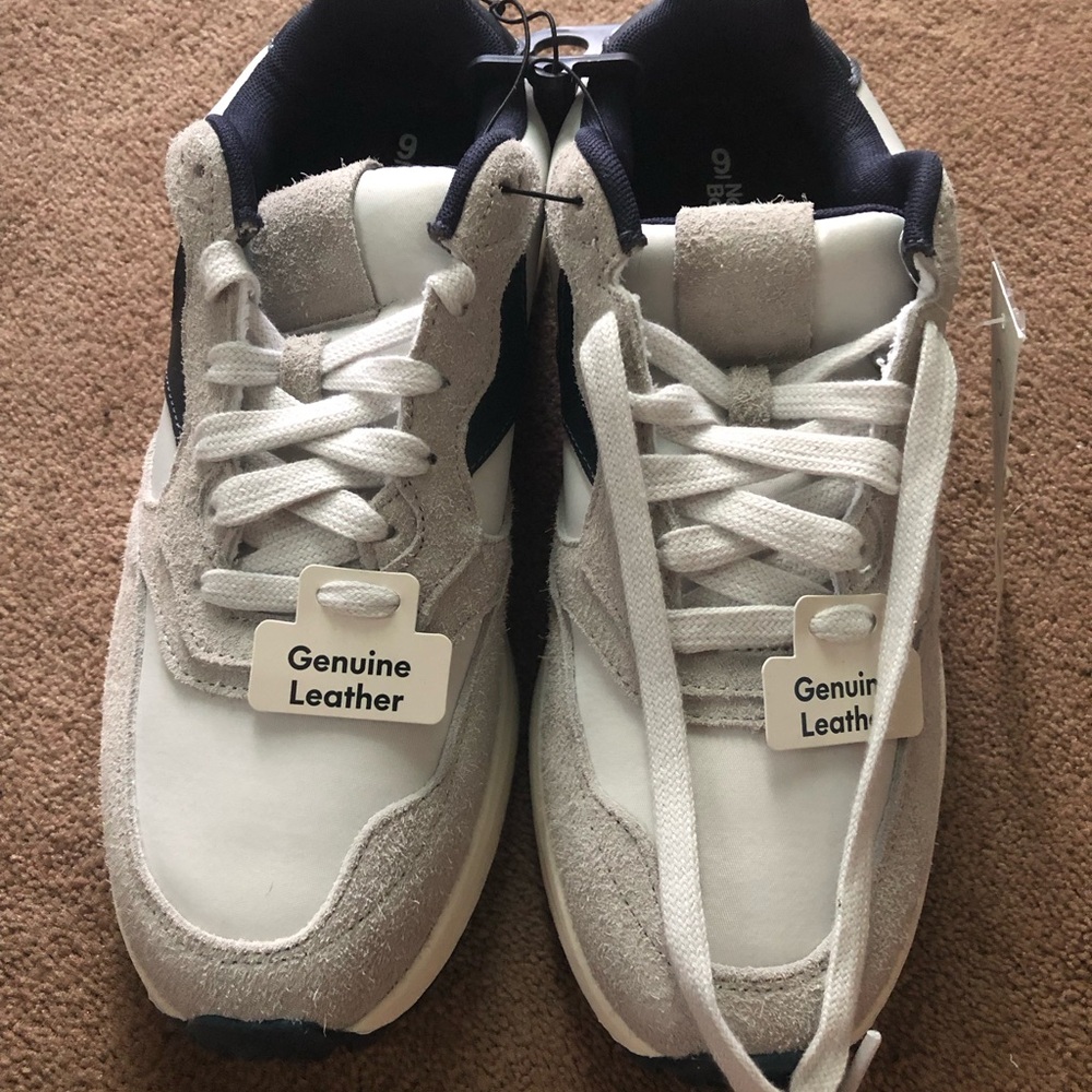 No Boundaries genuine leather Navy and White Casual Sneakers sz 9 & 9.5